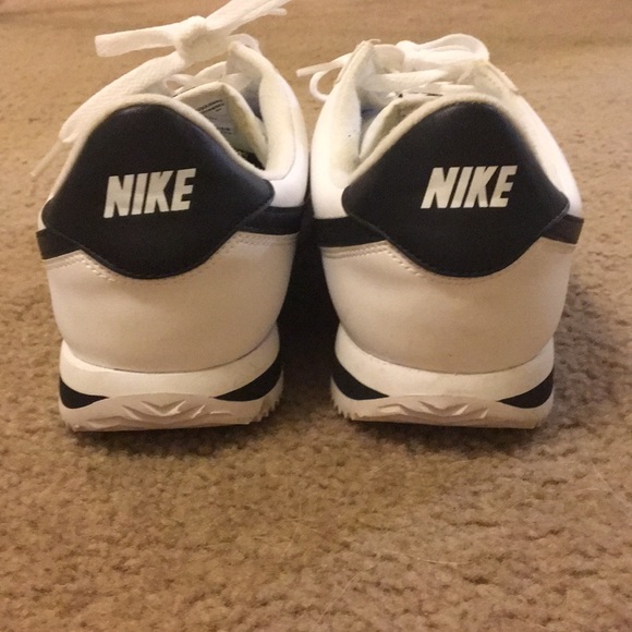 Nike’s - Picture 3 of 4